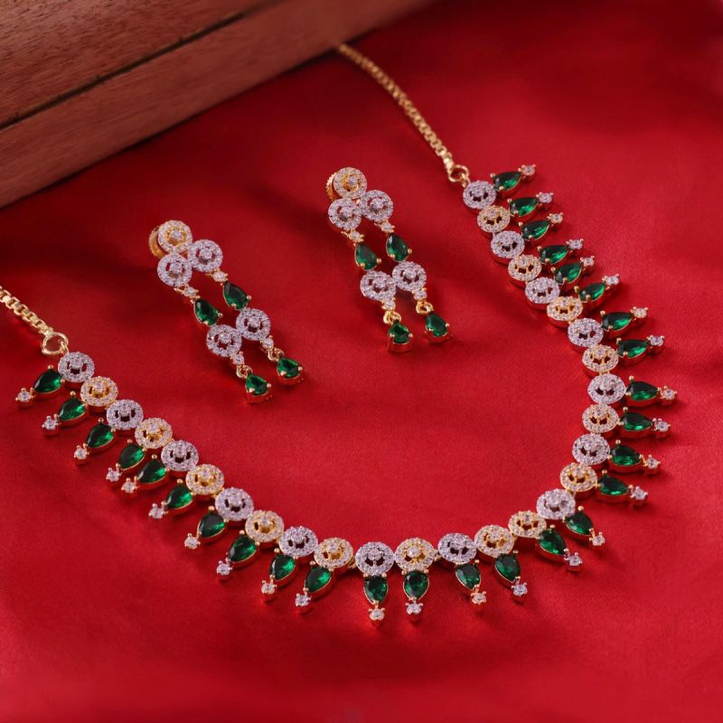 Glossy Greenery Necklace Set