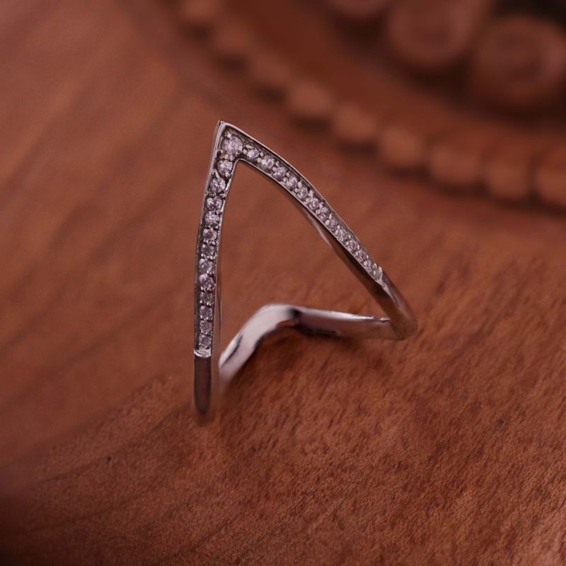 Classic Jewel Linear Ring
