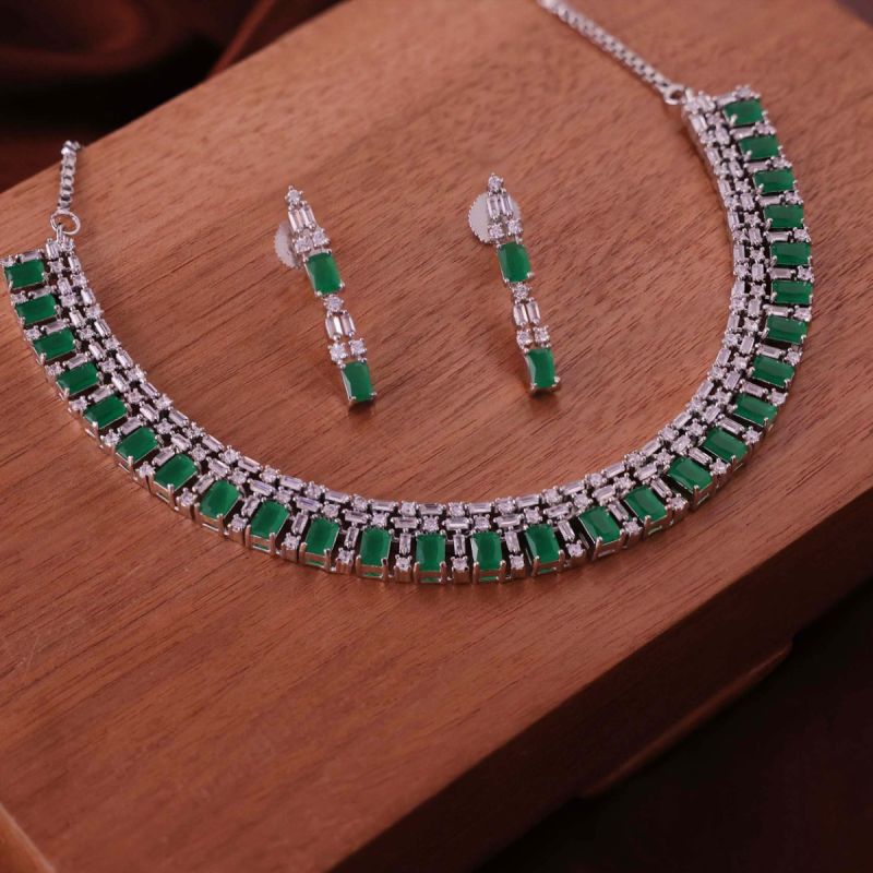 Elegant Greenery Necklace Set