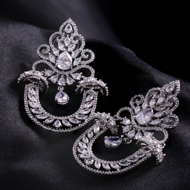 Artsy Glow Stud Earrings