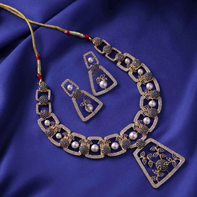 Floral Brilliance Necklace Set