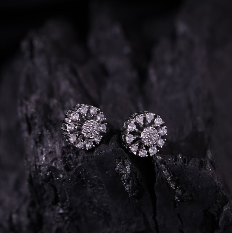 Daisy Radiance Studs