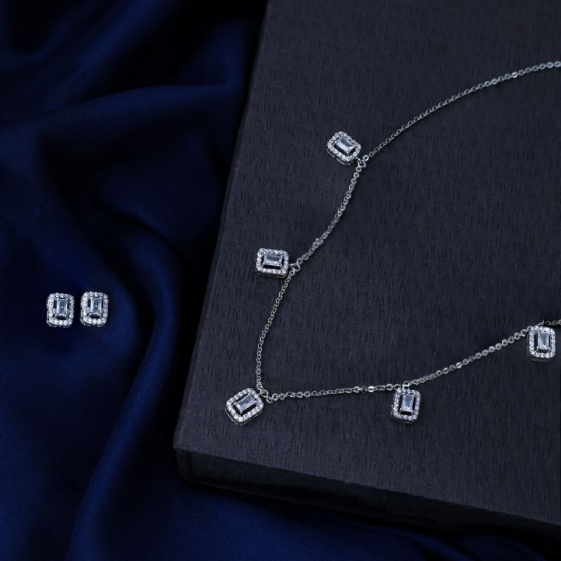 Party Diva Necklace Set