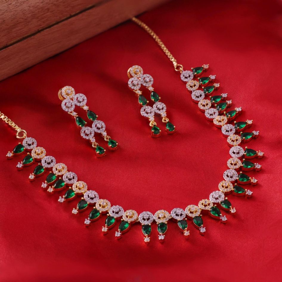 Glossy Greenery Necklace Set